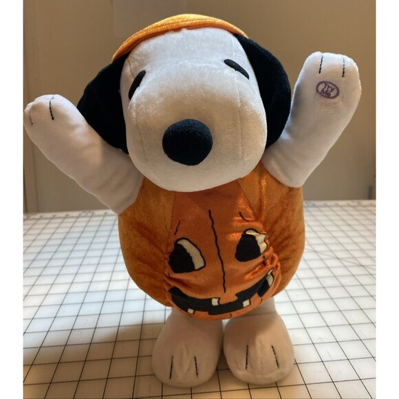Peanuts Snoopy Pumpkin Dancing Side Stepper Plush Halloween Fall - Picture 1 of 8